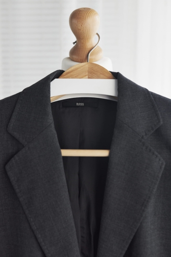 "Ponadczasowy" żakiet Hugo Boss 96% wełna, cupro - L / 40