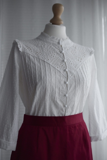 "Poezja" bluzka z haftami 100% bawełna - L / 40 - XL / 42