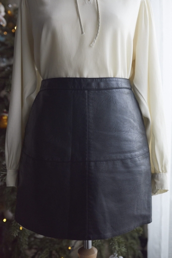 "Buntowniczka II" spódnica Cotton Club ekoskóra - L / 40