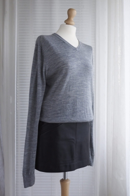 12-01-srodmiescie-szary-sweter-merino_02.jpg