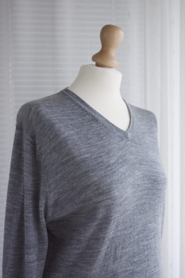 12-01-srodmiescie-szary-sweter-merino_03.jpg