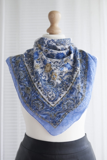 "Wiosna w Krakowie II" chusta w ornamenty